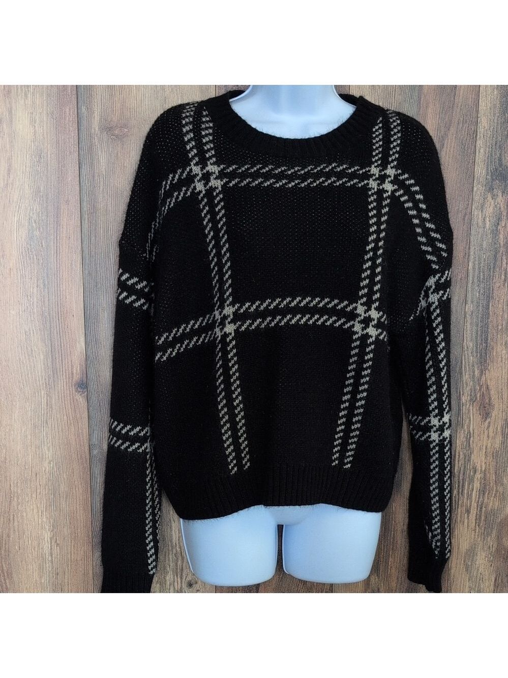 SHEIN Black and White Knit Crew Neck Sweater M D442